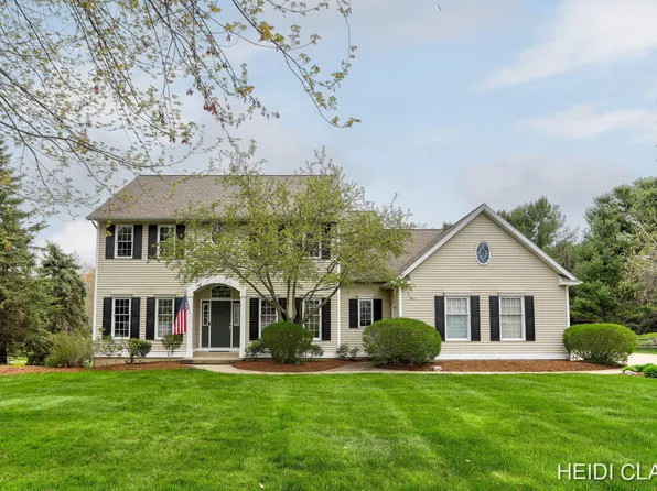 2005 Leisure Blvd, Holland, MI 49424