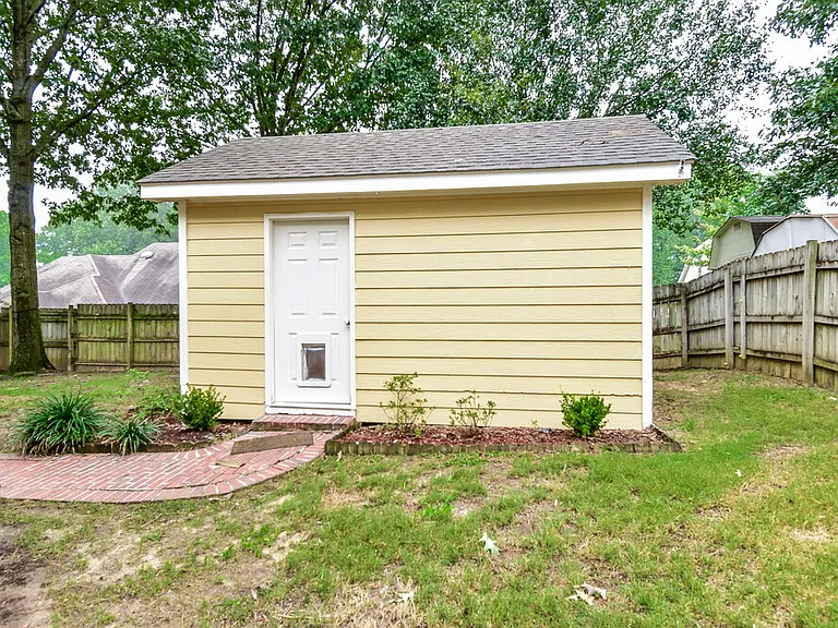 5885 Southridge Dr — Photo 15