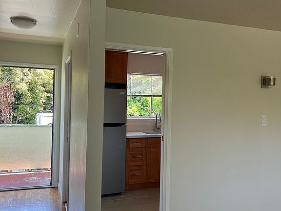 3rd image of 545 S Norfolk St APT 5
