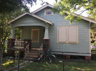 4725 Avenue P 1/2, Galveston, TX 77551