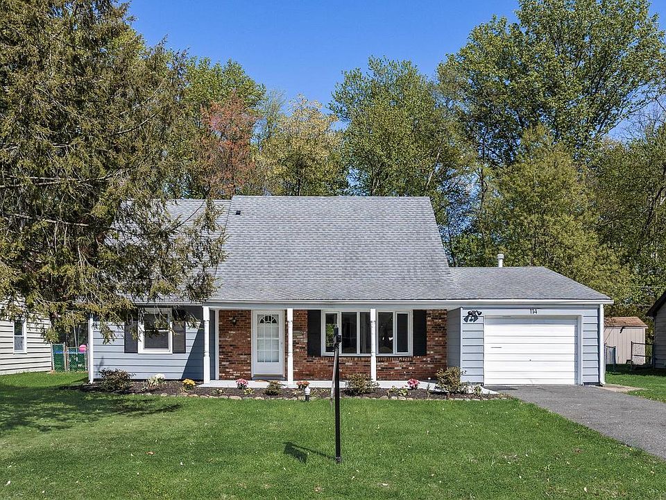 1st image of 114 Eastbrook Ln
