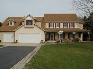 9S095 Raymond Rd, Big Rock, IL 60511