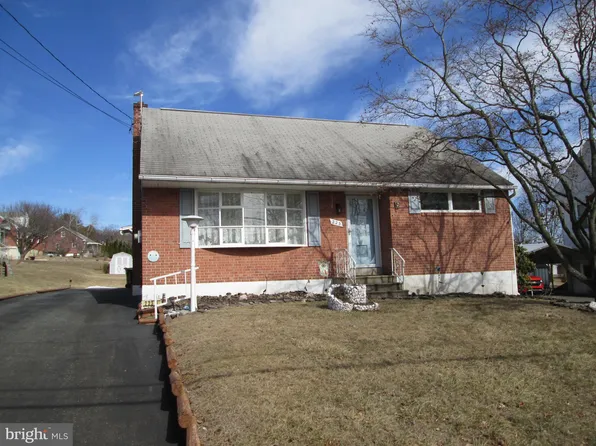 223 N Church St, Bally, PA 19503