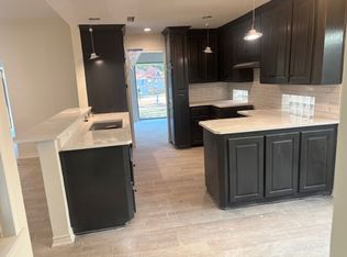 1704 N 10th St, Longview, TX 75601