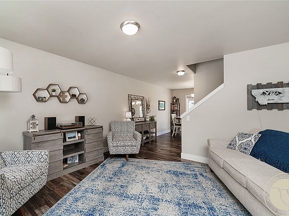 2nd image of 912 Midway Ln #1