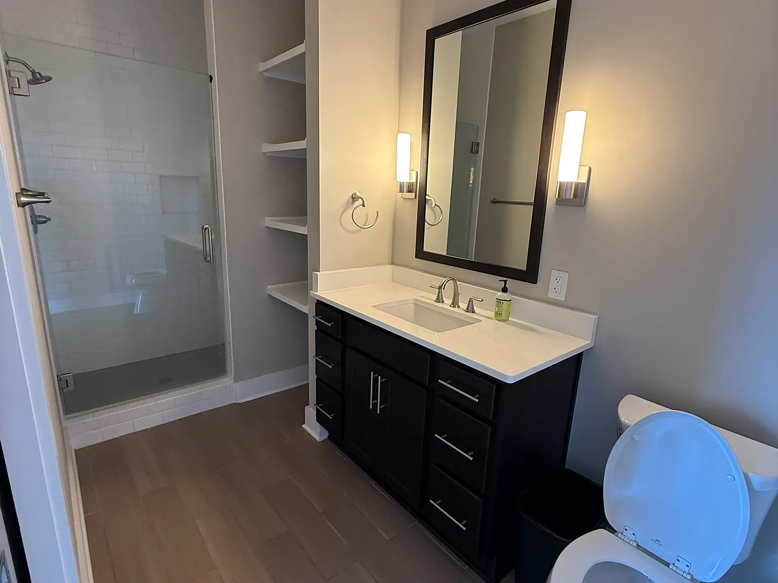 1 bed, 1.5 bath, 1101 sqft, $3,500 — Photo 2