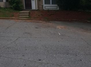 1037 Thorn Woode Ln, Stone Mountain, GA 30083