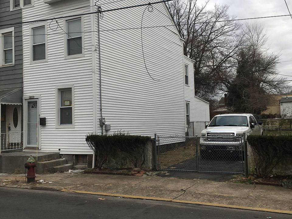 2nd image of 61 Ward Ave
