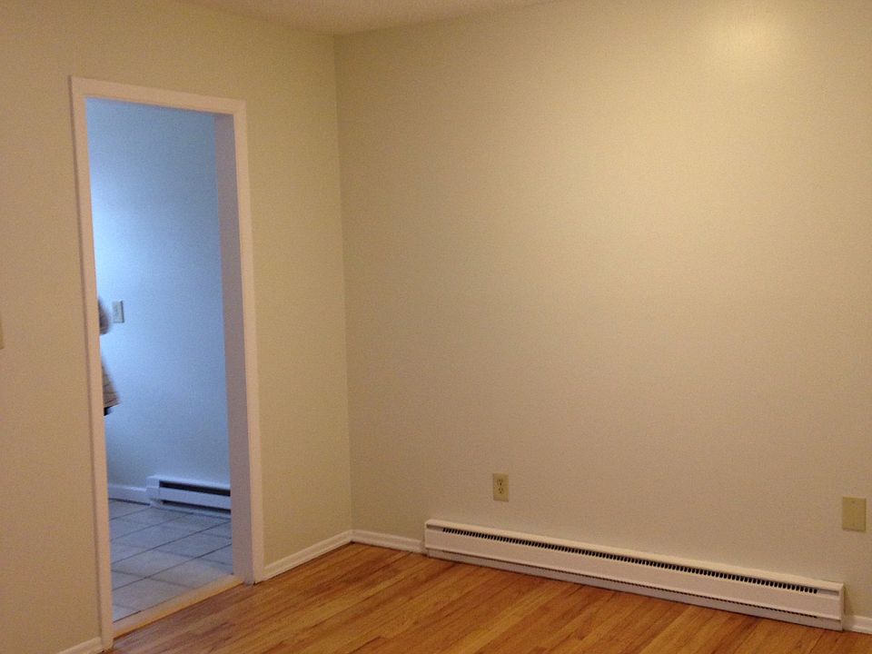 1st image of 35 Springside Ave APT E1
