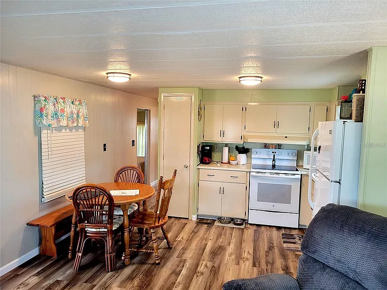 3111 Bessie Ln — Photo 3