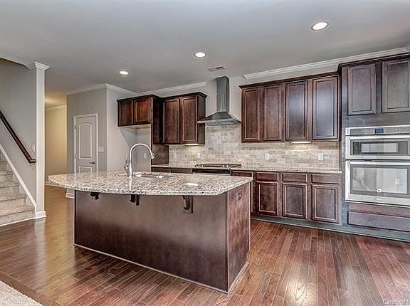 3rd image of 4520 Grove Manor Dr #32