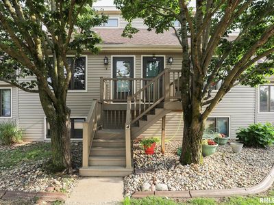 2112 35th St APT 3, Rock Island, IL, 61201