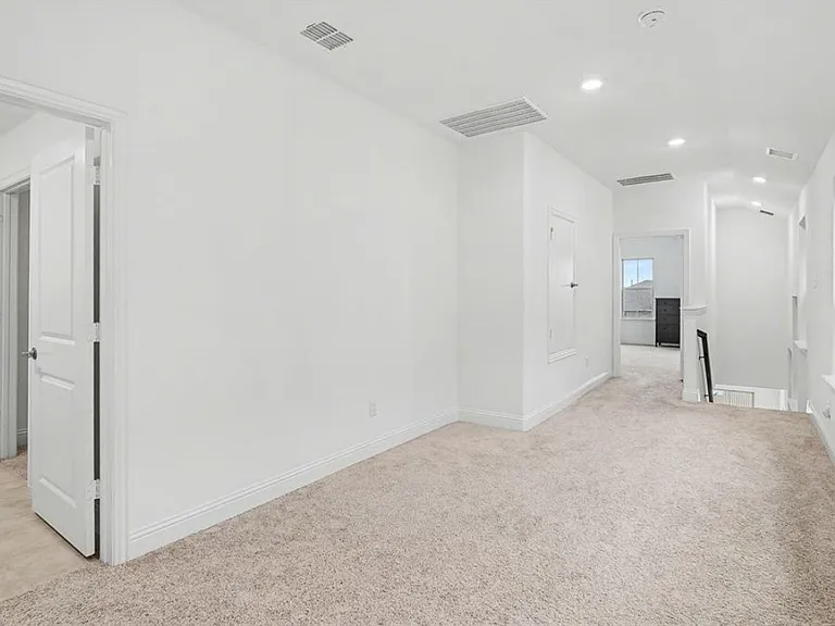 213 Settlers Way — Photo 5
