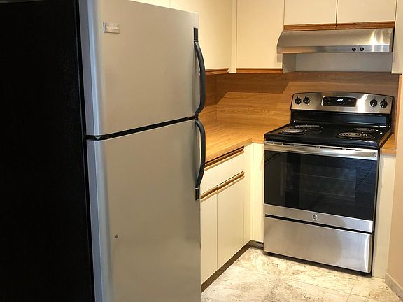 4th image of 1827 Middle River Dr #11