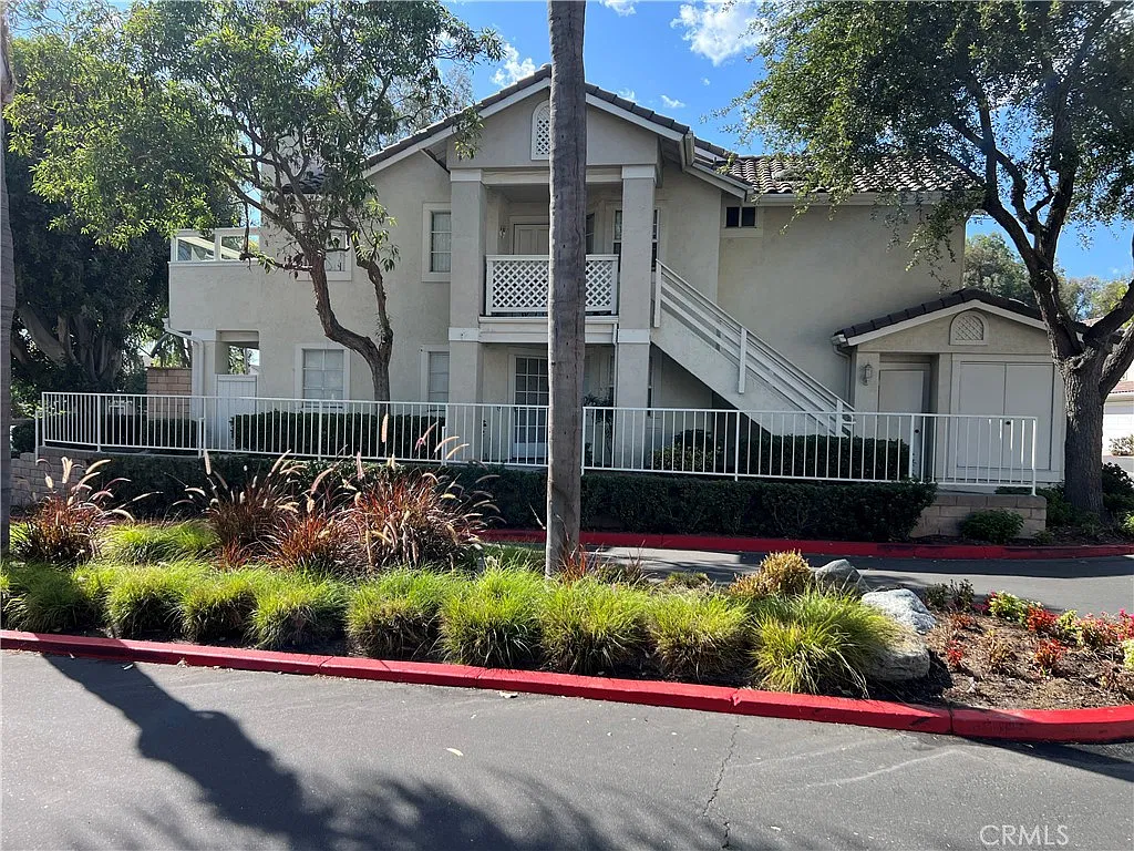 3 bed, 1356 sqft, $3,850 — Photo 4