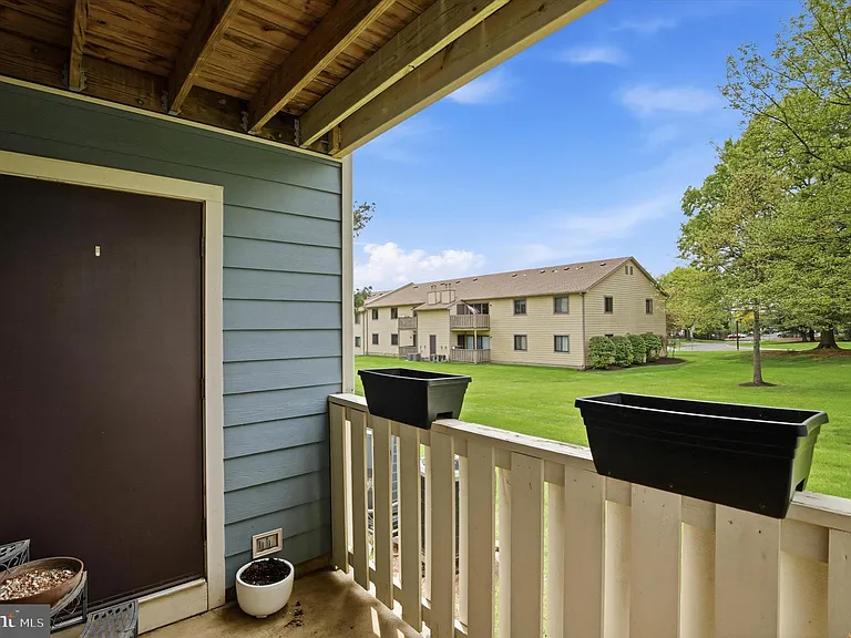 1003 Thornton Ct — Photo 13