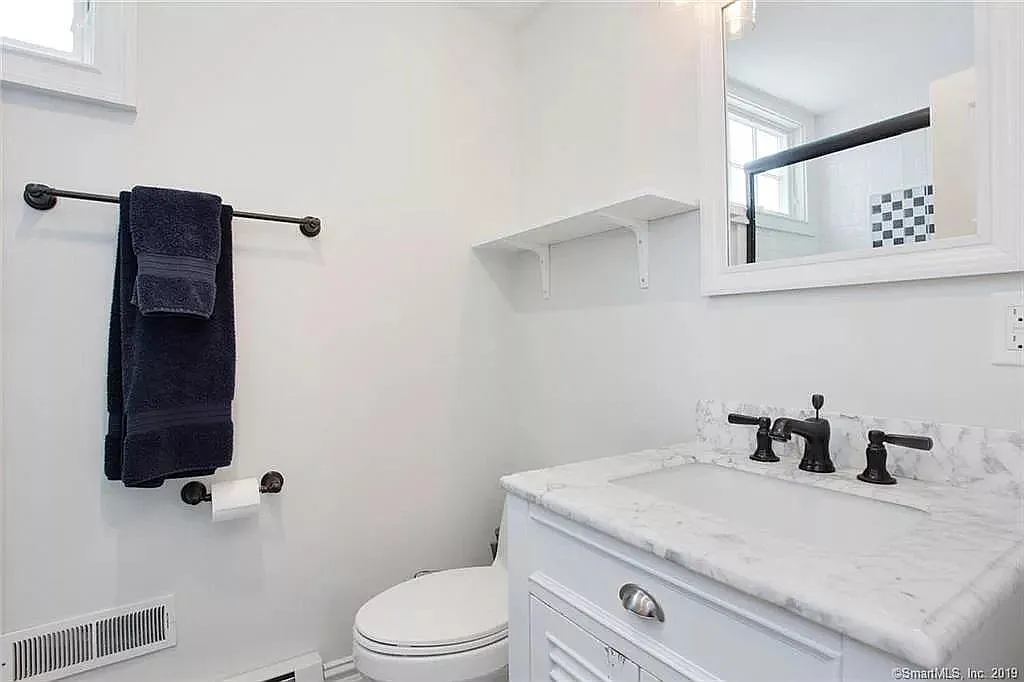 2155 Fairfield Beach Rd — Photo 2