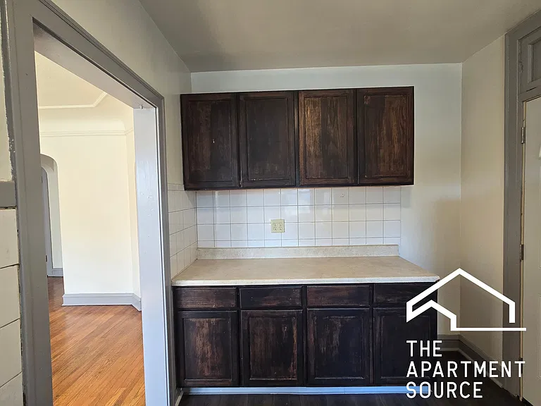 836 N Massasoit Ave #2B — Photo 5