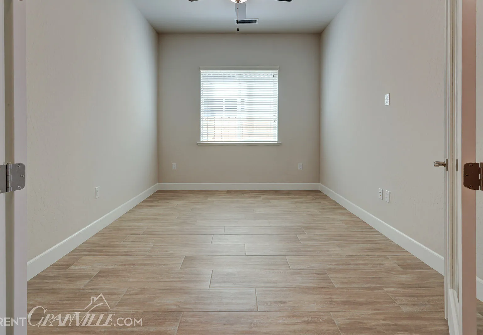 4 bed, 3.5 bath, 2355 sqft, $3,500 — Photo 4