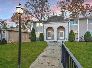 201 Woodside Dr, North Providence, RI 02904