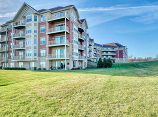4110 S Lake Dr UNIT 446, St Francis, WI