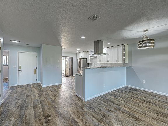 5th image of 7905 Los Robles Ct #7905