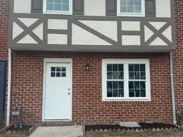 702 Hills Dr, Gettysburg, PA 17325