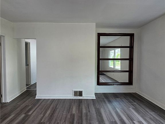 4th image of 1626 Miller St