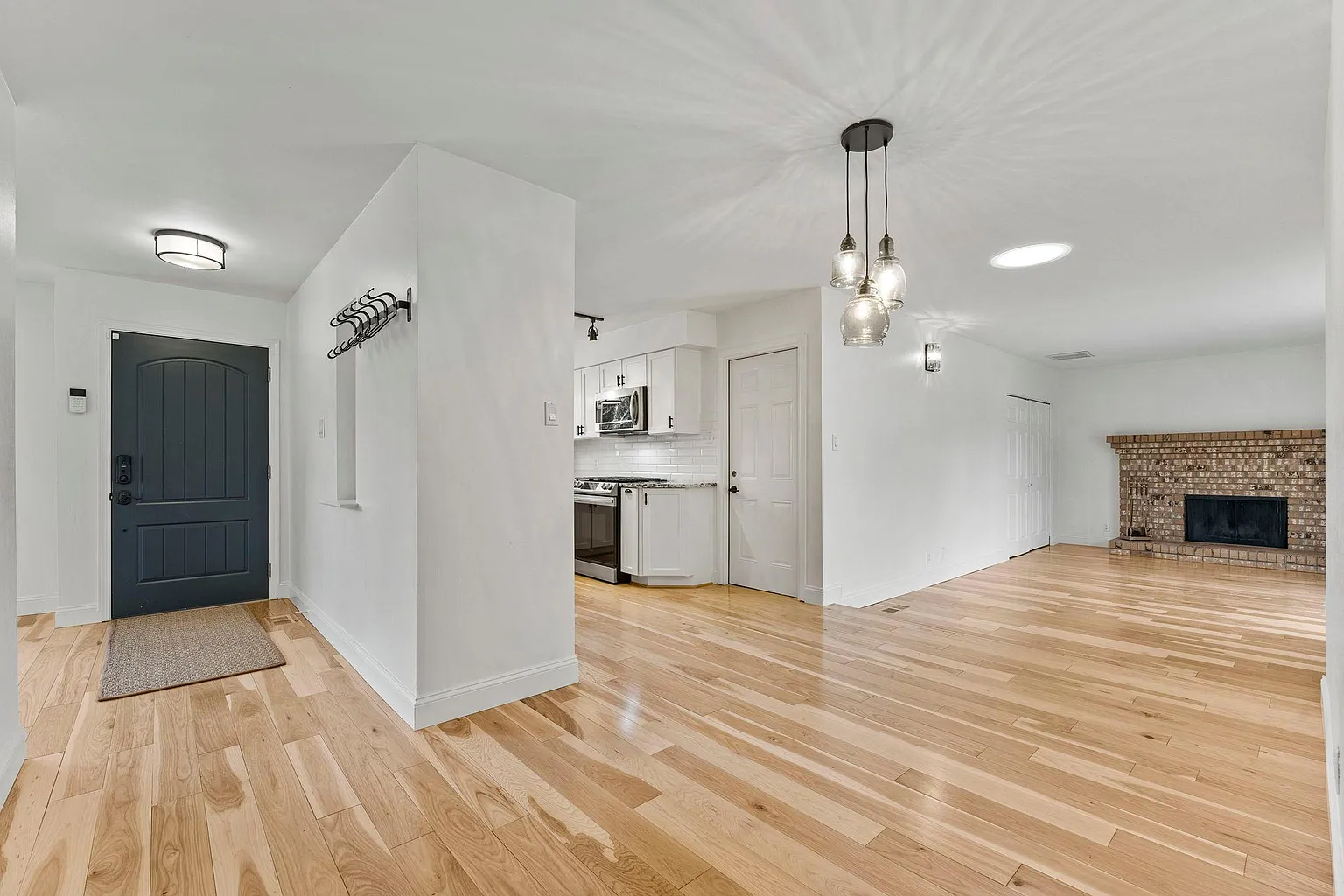 3755 Piccadilly Ct photo 1