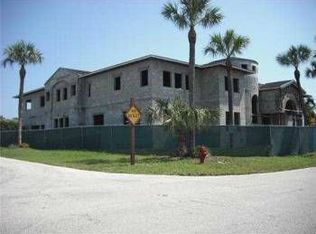 18 Cayuga Rd, Sea Ranch Lakes, FL 33308