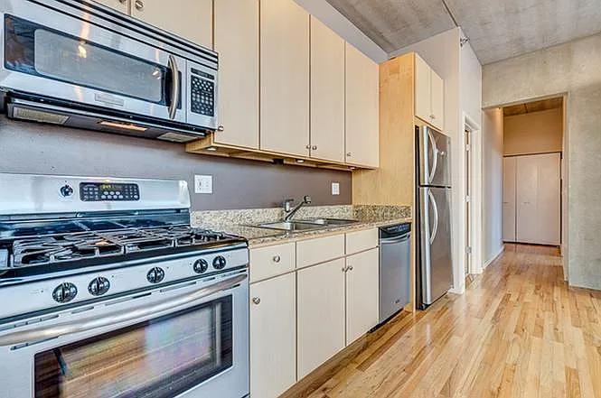 630 N Franklin St #811 — Photo 10