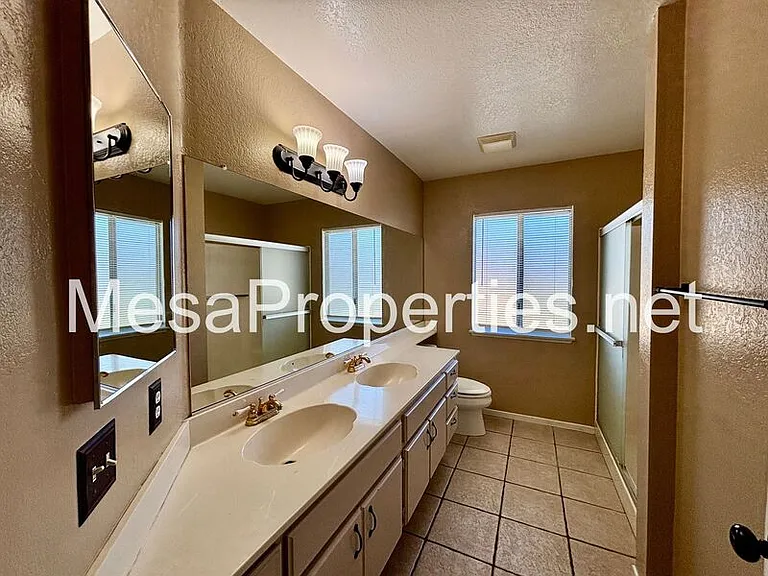 14145 Heritage Ct — Photo 14