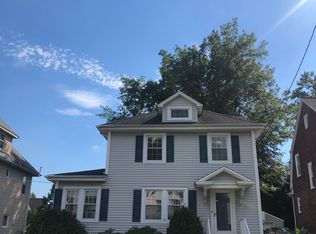 908 Linden Ave, Ridgefield, NJ 07657