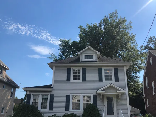 908 Linden Ave, Ridgefield, NJ 07657
