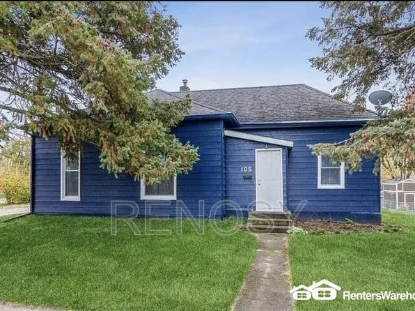 105 E 3rd Ave, Indianola, IA 50125