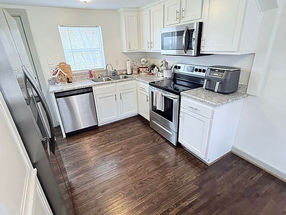 4th image of 900 Absher St