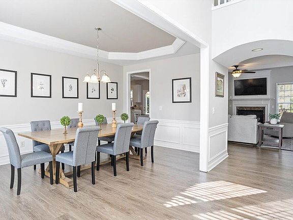 3rd image of 7617 Derek Dr