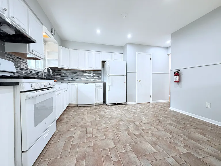 1229 Inwood Ter #2 — Photo 11