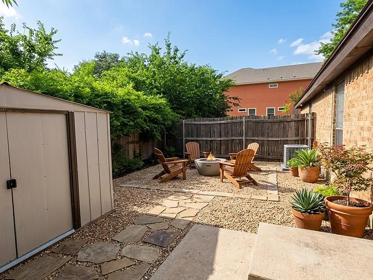 1111 Oakland Dr — Photo 10