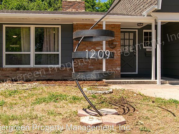 5th image of 1209 Stover St