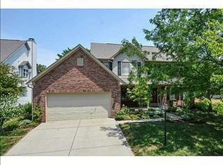 10502 Greenway Dr, Fishers, IN 46037