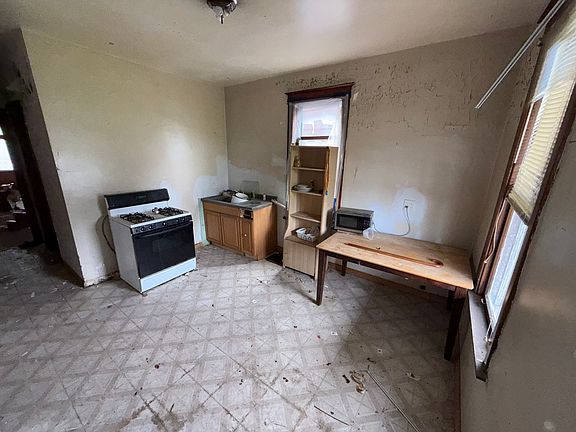 2nd image of 10606 S Avenue G