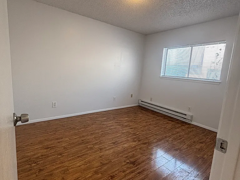 9021 Candelaria Rd NE #A — Photo 12