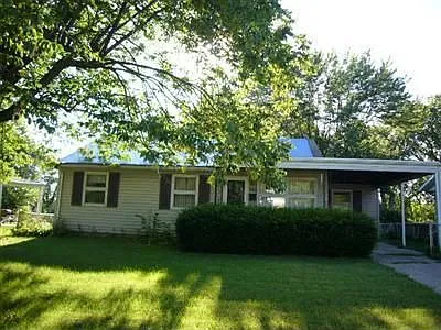 724 Stafford Dr photo 1