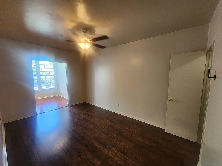 953 Randolph St NW #B — Photo 8
