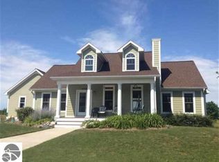 4752 Ridge Ln, Kewadin, MI 49648