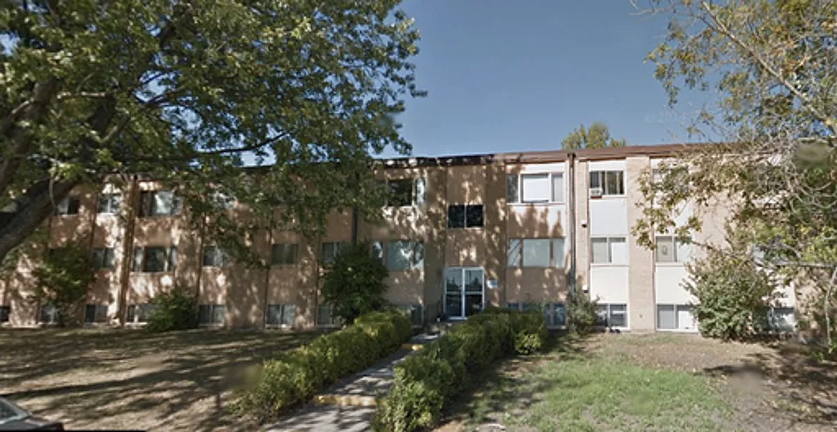 Building Photo - 1701 Kenwood Ave
