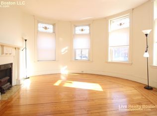 1820 Beacon St #2A, Brookline, MA 02445