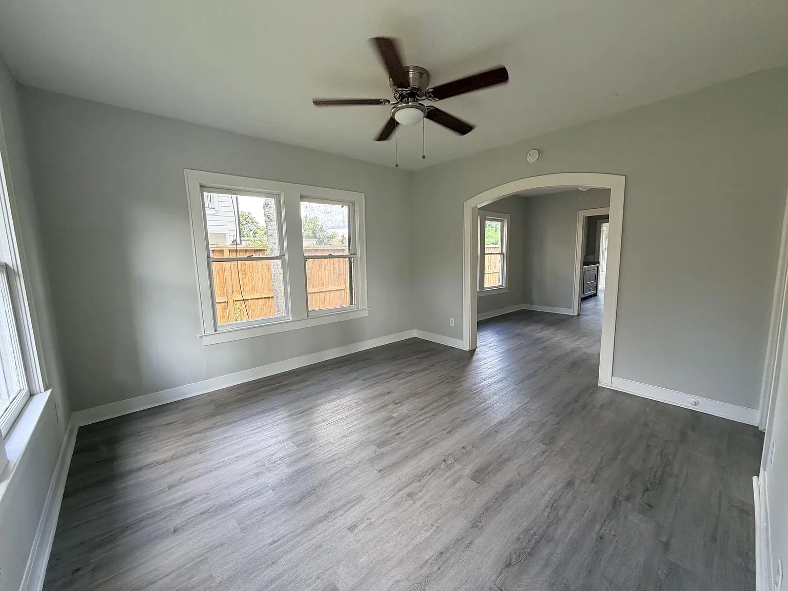 3 bed, 1.0 bath, 1240 sqft, $1,895 — Photo 4