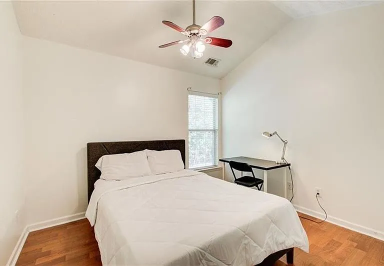 1204 Gates Cir SE — Photo 19